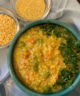 Fada Ni Khichdi | Gujarati Broken Wheat Porridge | Healthy Traditional Indian Dish | Easy Homemade Khichdi Recipe | Nutritious Vegetarian Meal — recipe by Renu Dalal