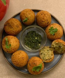Thecha Cheese Balls | Spicy Cheese Balls | Maharashtrian Cheese Thecha Bites | Cheese Balls with Green Chilli Thecha — recipe by Renu Dalal