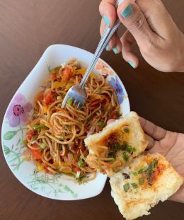 Chinese Pav Bhaji | Indo-Chinese Style Pav Bhaji | Fusion Bhaji — recipe by Renu Dalal