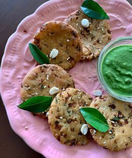 Madur Vada | Maddur Vada | Crispy Karnataka Snack | South Indian Onion Vada — recipe by Renu Dalal