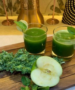 Kale and Green Apple Juice | Detox Kale Juice | Green Juice for Immunity | Kale Apple Cleanse Drink — recipe by Renu Dalal