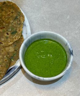 Green Garlic Chutney | Hare Lehsun ki Chutney | Spicy Garlic Dip | Winter Special Chutney — recipe by Renu Dalal
