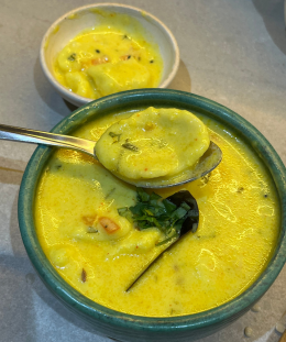 Dhupki Kadi | Urad Dal Dhupki Kadhi | Traditional Gujarati Kadhi | Healthy No Fry Kadhi — recipe by Renu Dalal
