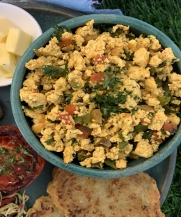 Tofu Scramble | Vegan Breakfast Recipe | Healthy Protein-Packed Dish | Easy Spiced Tofu Scramble | Quick & Nutritious | Renu Dalal — recipe by Renu Dalal